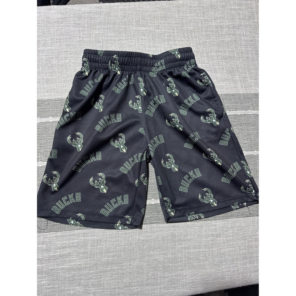 Milwaukee Bucks Basketball Shorts All Over Logo Print Size boys Youth L‎